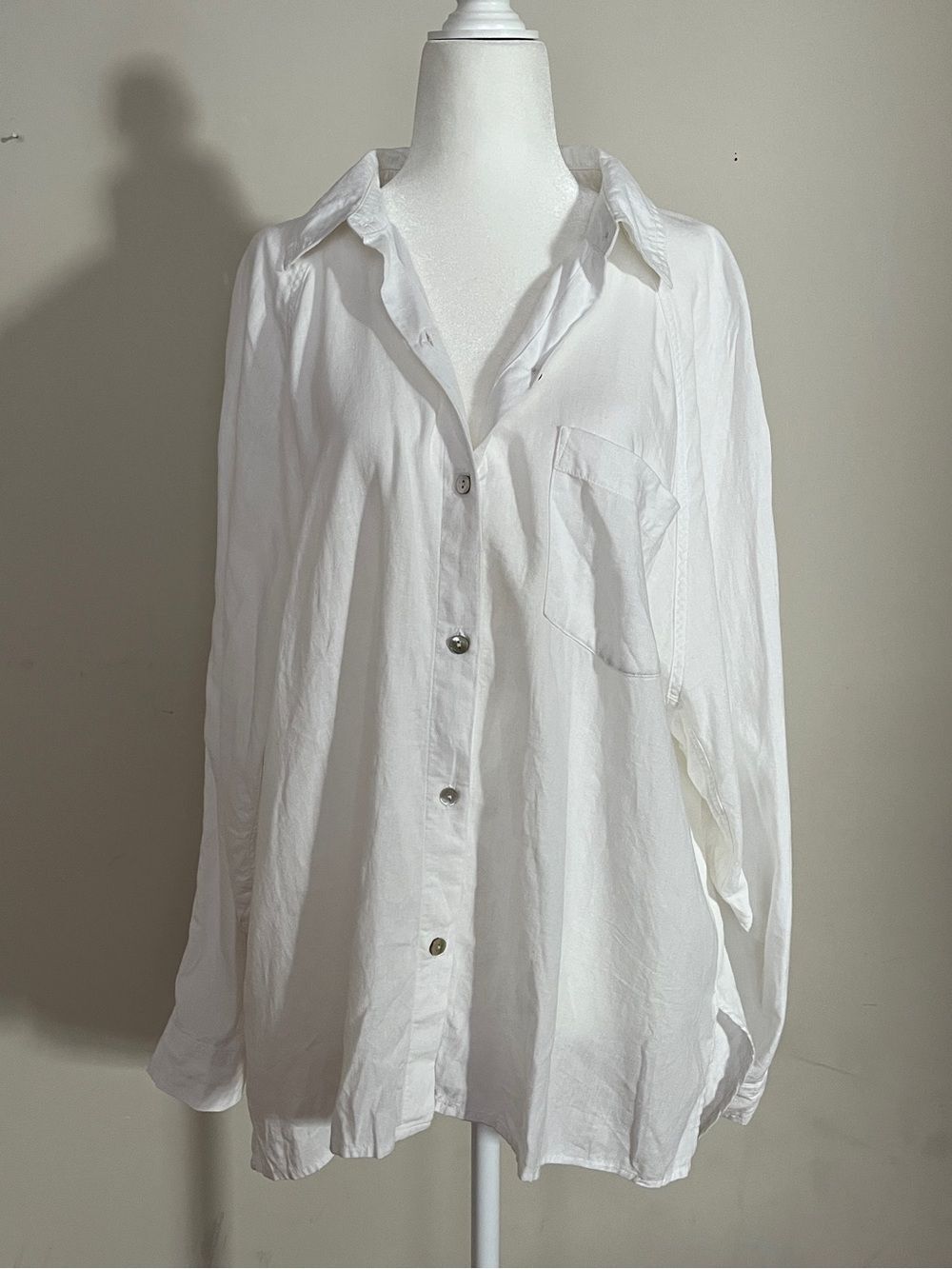 Wilfred Free White Boyfriend Linen Button-Down Shirt